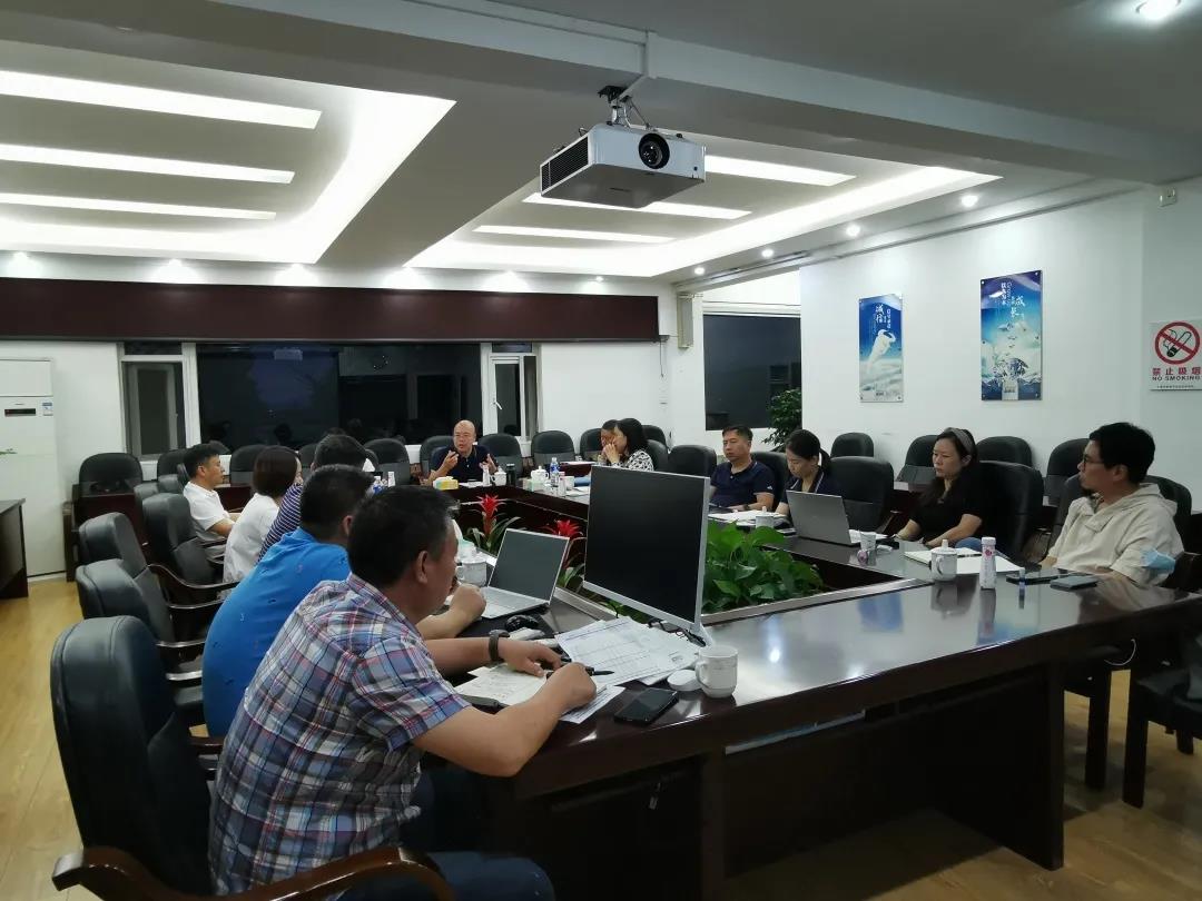 強(qiáng)化集團(tuán)化管理 打造百億級皇氏——皇氏乳業(yè)集團(tuán)高管團(tuán)隊赴皇氏來思爾公司調(diào)研、交流、指導(dǎo)