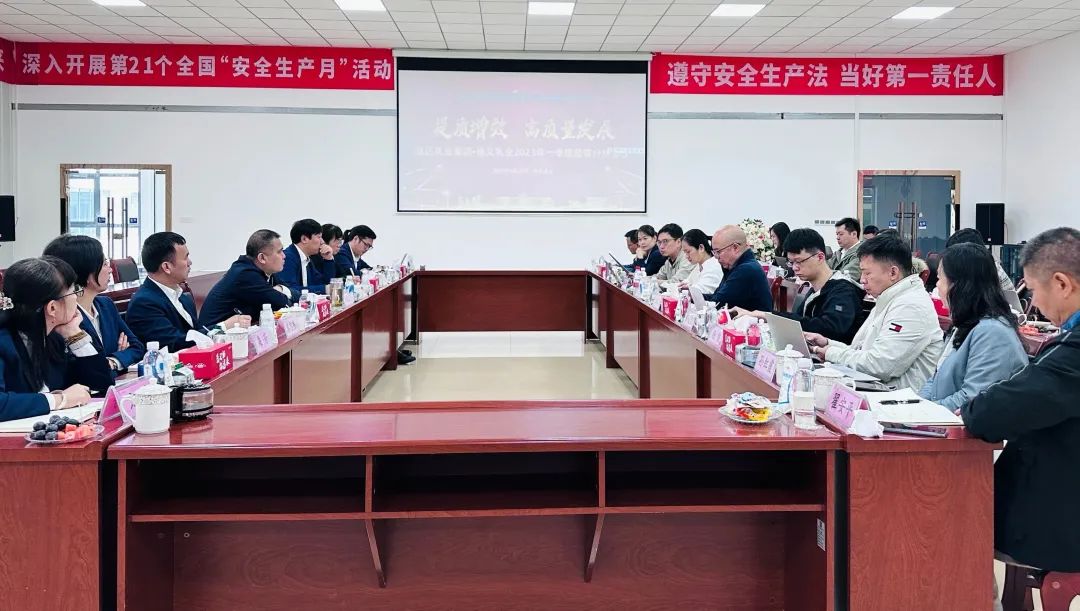 新審視，向大處看，擘畫皇氏遵義乳業(yè)西南市場新藍(lán)圖丨皇氏遵義乳業(yè)“高質(zhì)量發(fā)展”戰(zhàn)略研討會在遵義召開