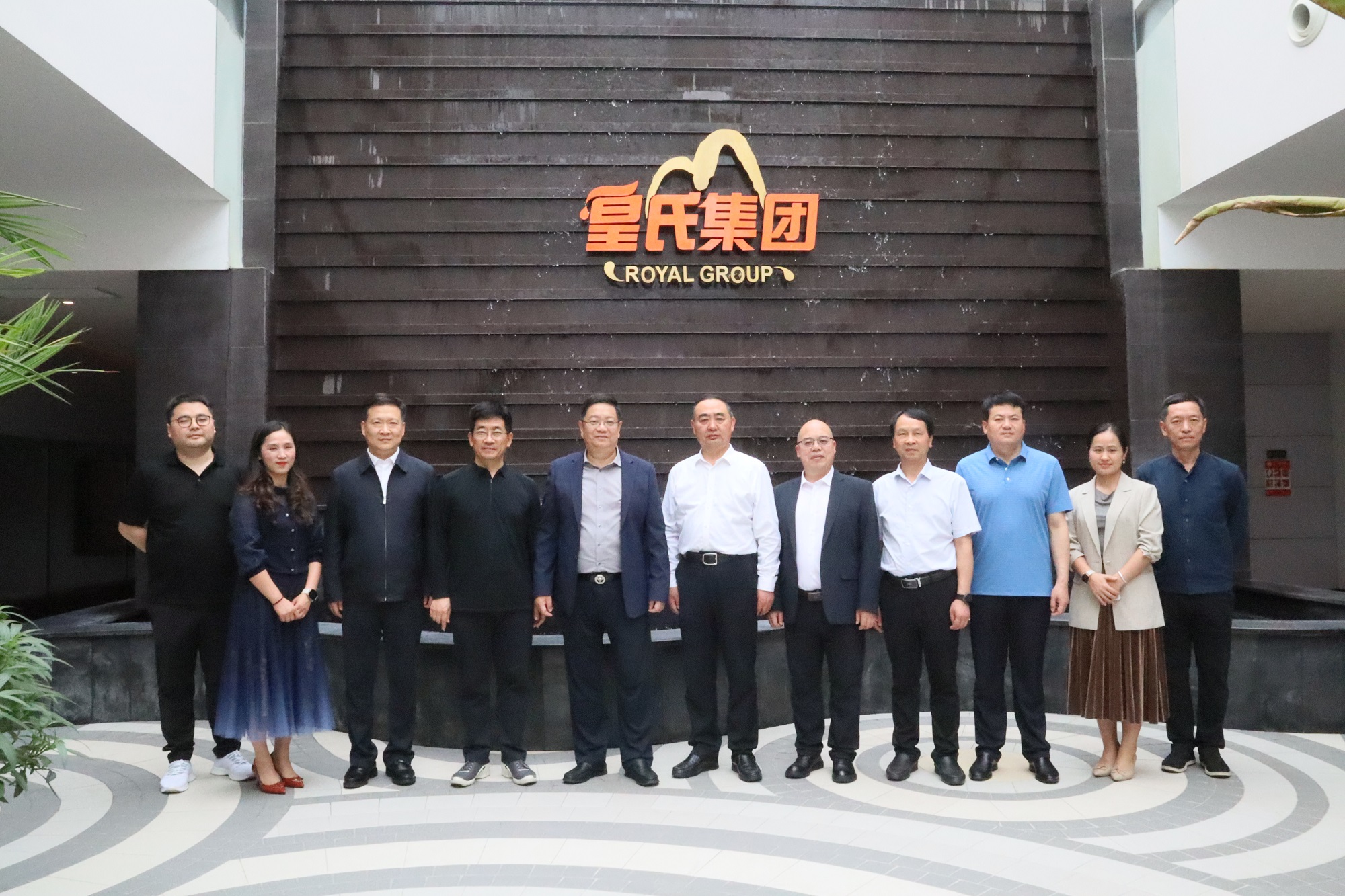 2023年5月14日，阜陽市委書記孫正東一行蒞臨皇氏集團交流考察