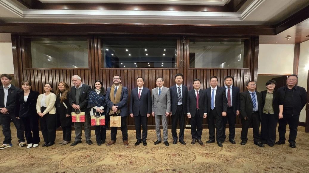 黃嘉棣董事長(zhǎng)隨廣西壯族自治區(qū)政府代表團(tuán)訪問(wèn)烏拉圭，并應(yīng)邀參加相關(guān)活動(dòng)
